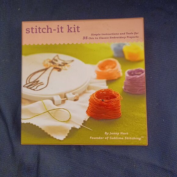 Stitch-It Kit Embroidery Starter Set 35 Projects Instructions Tools Unused - Picture 2 of 3